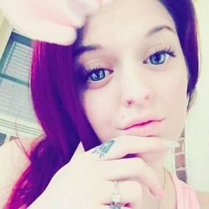 Meet your Posher, Macy